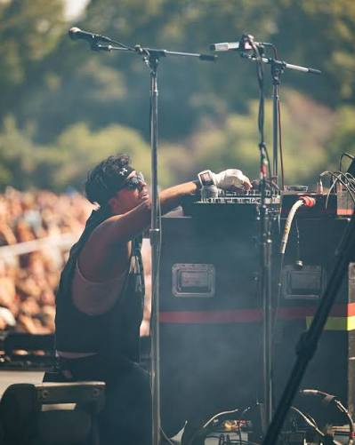 Between Friends on stage at Lollapalooza 2026